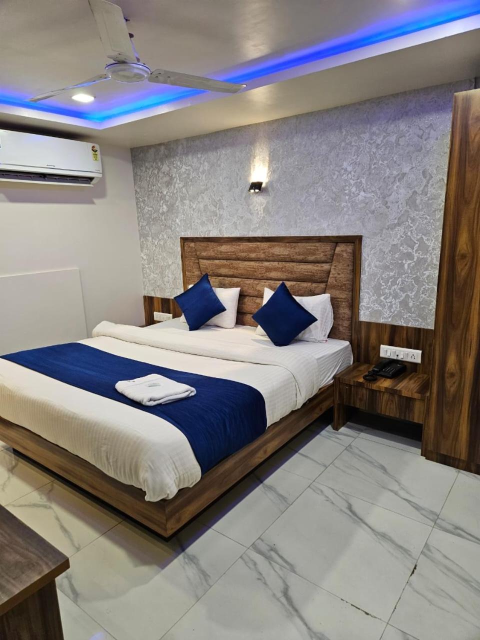 Hotel Ozone,Ahmedabad Ngoại thất bức ảnh