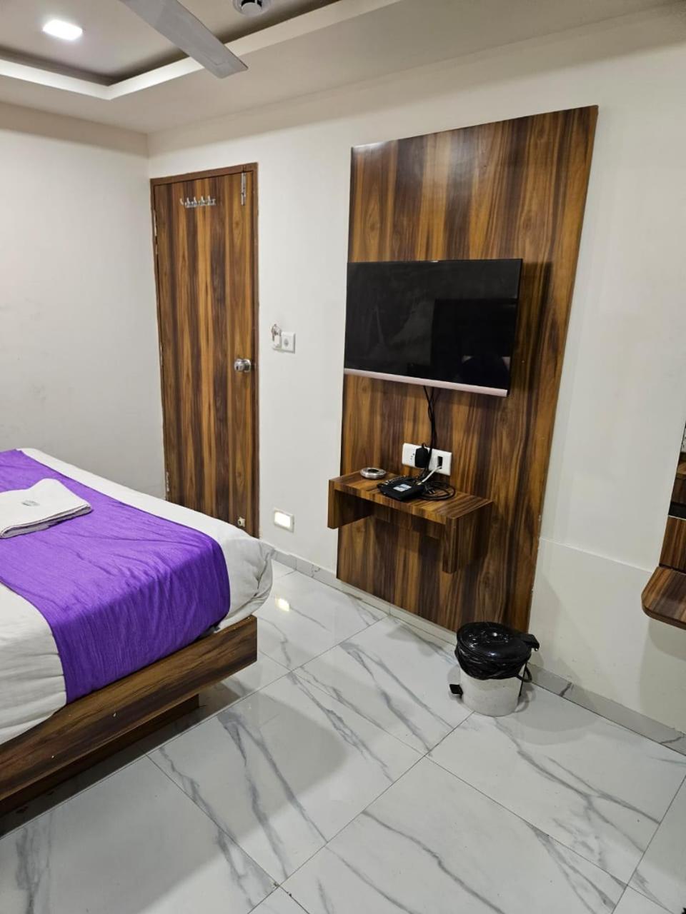 Hotel Ozone,Ahmedabad Ngoại thất bức ảnh