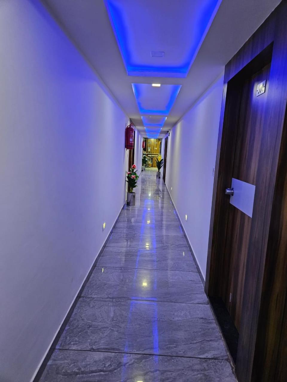 Hotel Ozone,Ahmedabad Ngoại thất bức ảnh
