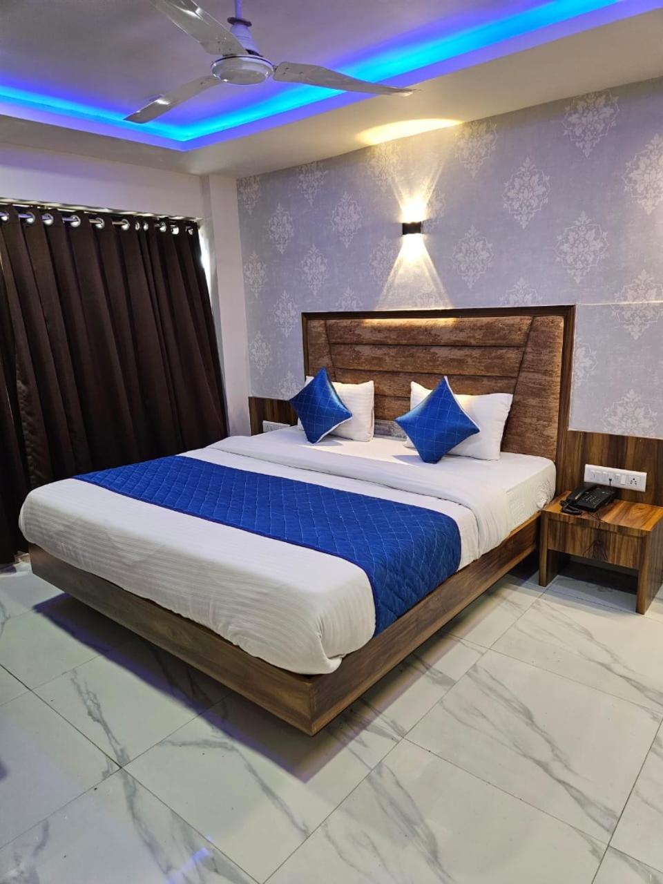 Hotel Ozone,Ahmedabad Ngoại thất bức ảnh